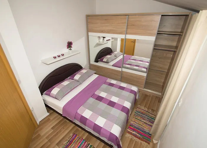 Sunset Apartment *