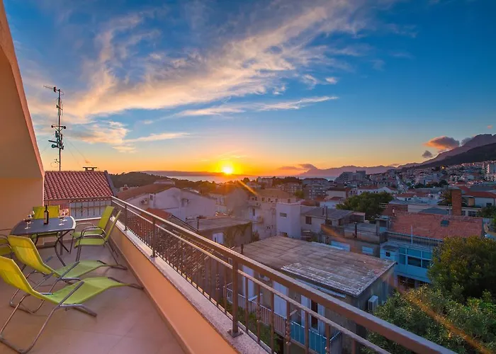 Sunset Apartment *